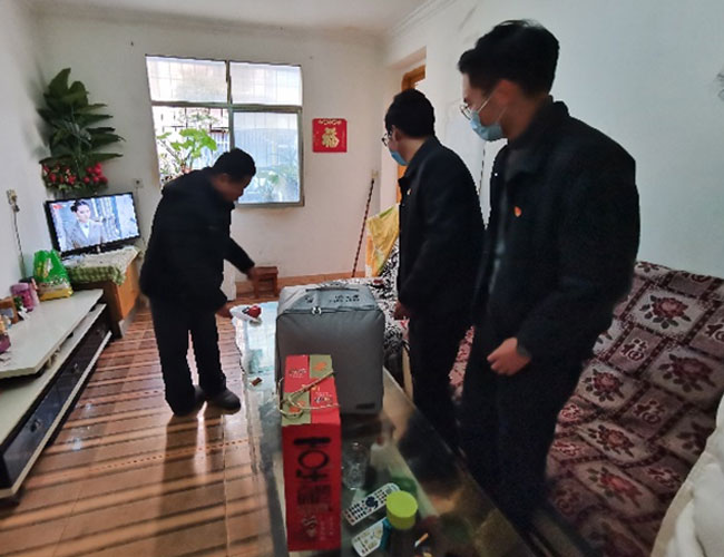 中威正信云南公司初冬送溫暖 關愛老年人